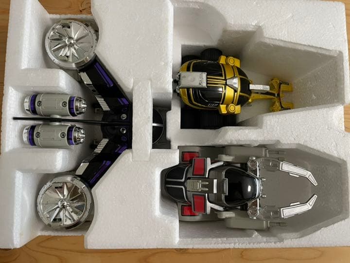 【年末年始大特価】ビーファイターカブト　超重甲機ネオビートマシンセット