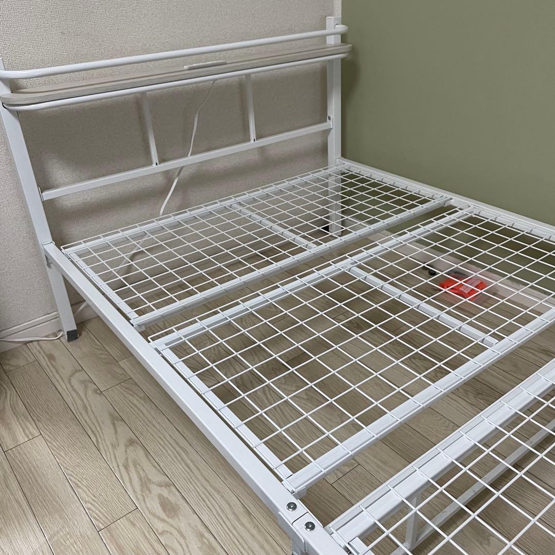 ニトリ　シングルパイプベッド バジーナC-STN WH コンセント付き