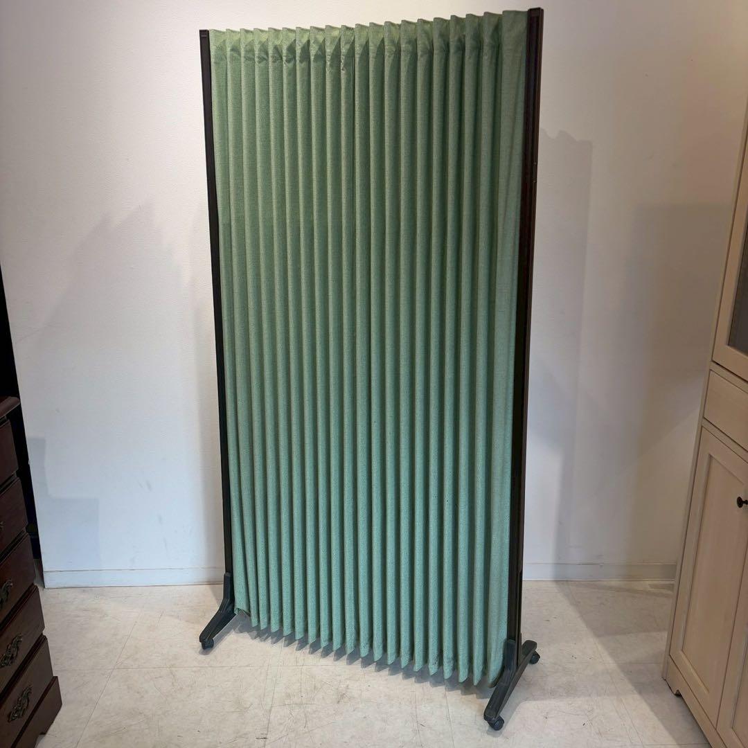 パーテーション　キャスター付き　緑　オフィス　事務所　待合室