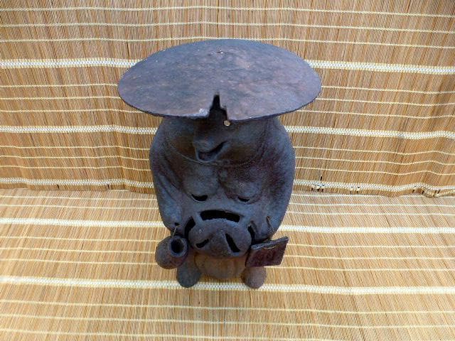 鋳鉄製 タヌキの置物 狸　縁起物　オブジェ　52ｃｍ