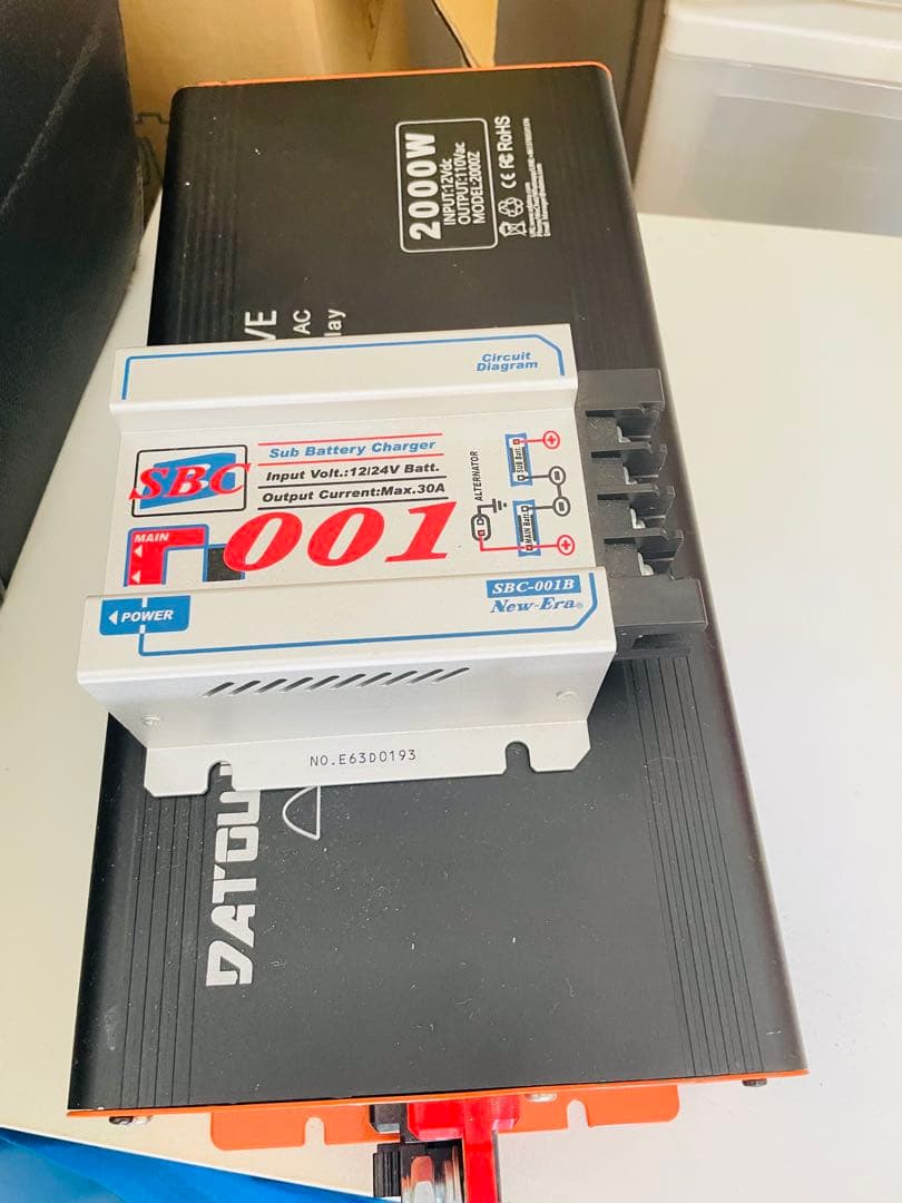 全てセット✔︎ インバーター12V 4000W/アイソレータ走行充電器/2バッテリ