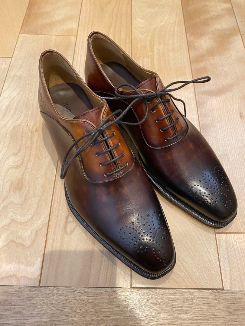 【美品】マグナーニ　ビジネスシューズ