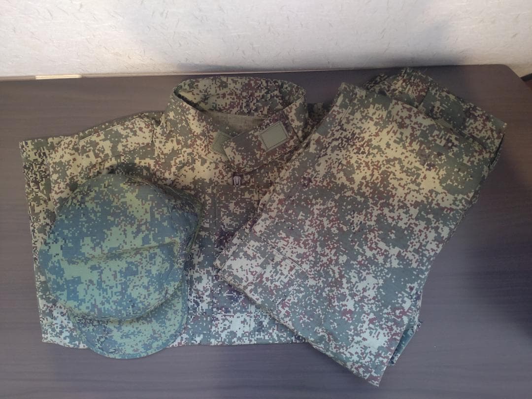 未使用　ロシア軍　北朝鮮軍　VKBO　EMR迷彩　迷彩服　サイズL　上下セット
