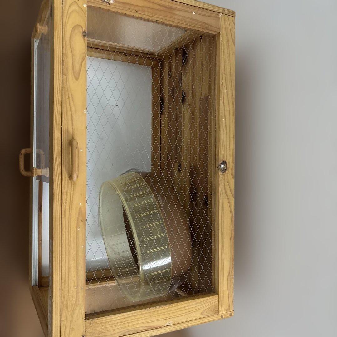 ハリネズミ用木製ケージ（回し車付き）