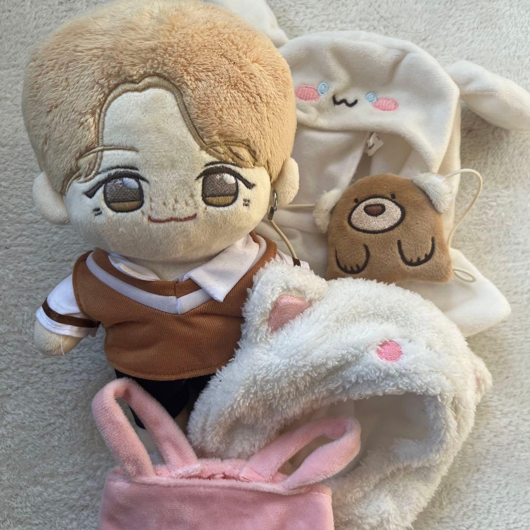 フィリックス　スキズ　マスター　20cm ぬいぐるみ　洋服