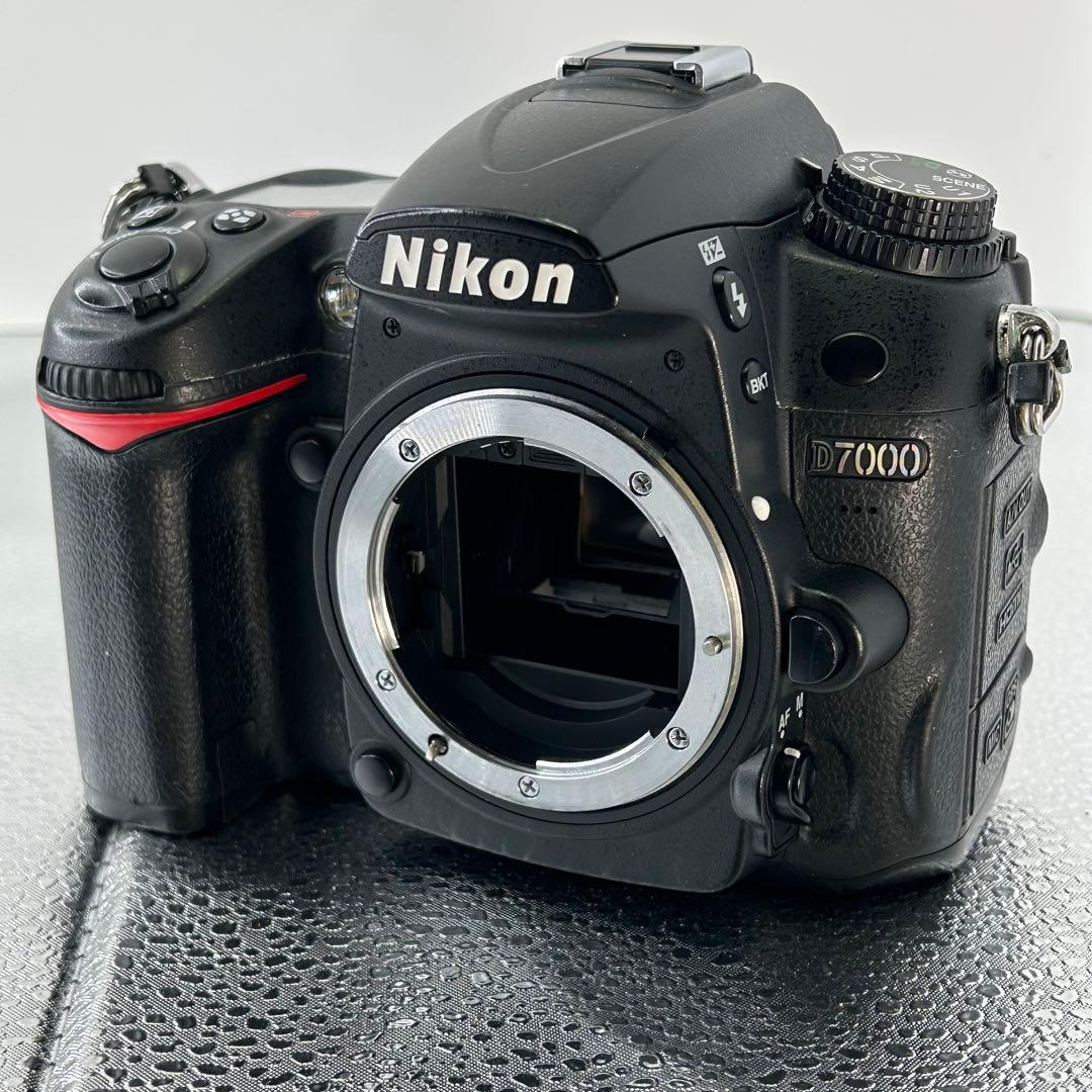 <<S数11337>> Nikon ニコン D7000 デジタル一眼レフカメラ