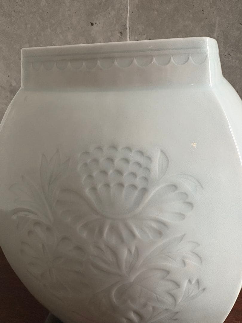 河村蜻山 大きな花瓶5.8kg 高さ29.5cm 四方形白磁富貴花彫文牡丹柳宗悦