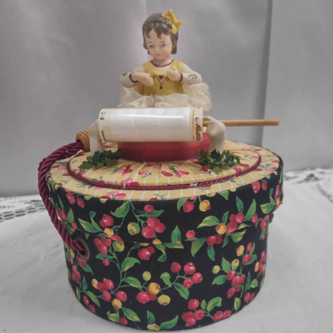 ソーイングボックス　カルトナージュ　ハーフドール