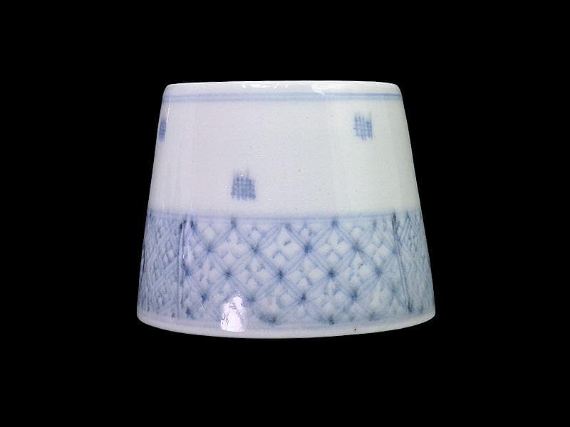 古伊万里　染付　四方襷紋に菊花の図　蕎麦猪口　A666AS-fbto