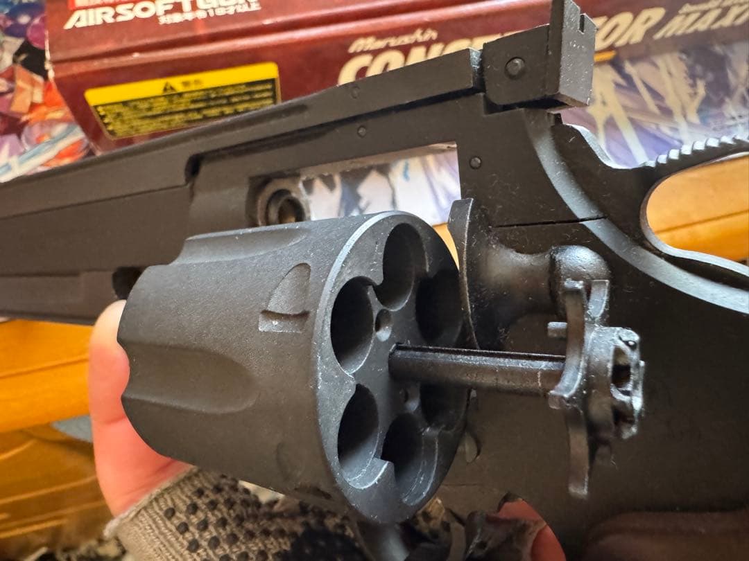 CONSTRICTOR MAXI ガス式リボルバー