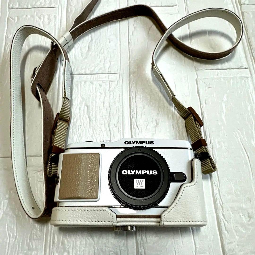 【レンズ３本・カメラはサービス】匿名送料無料　オリンパスPEN EP3