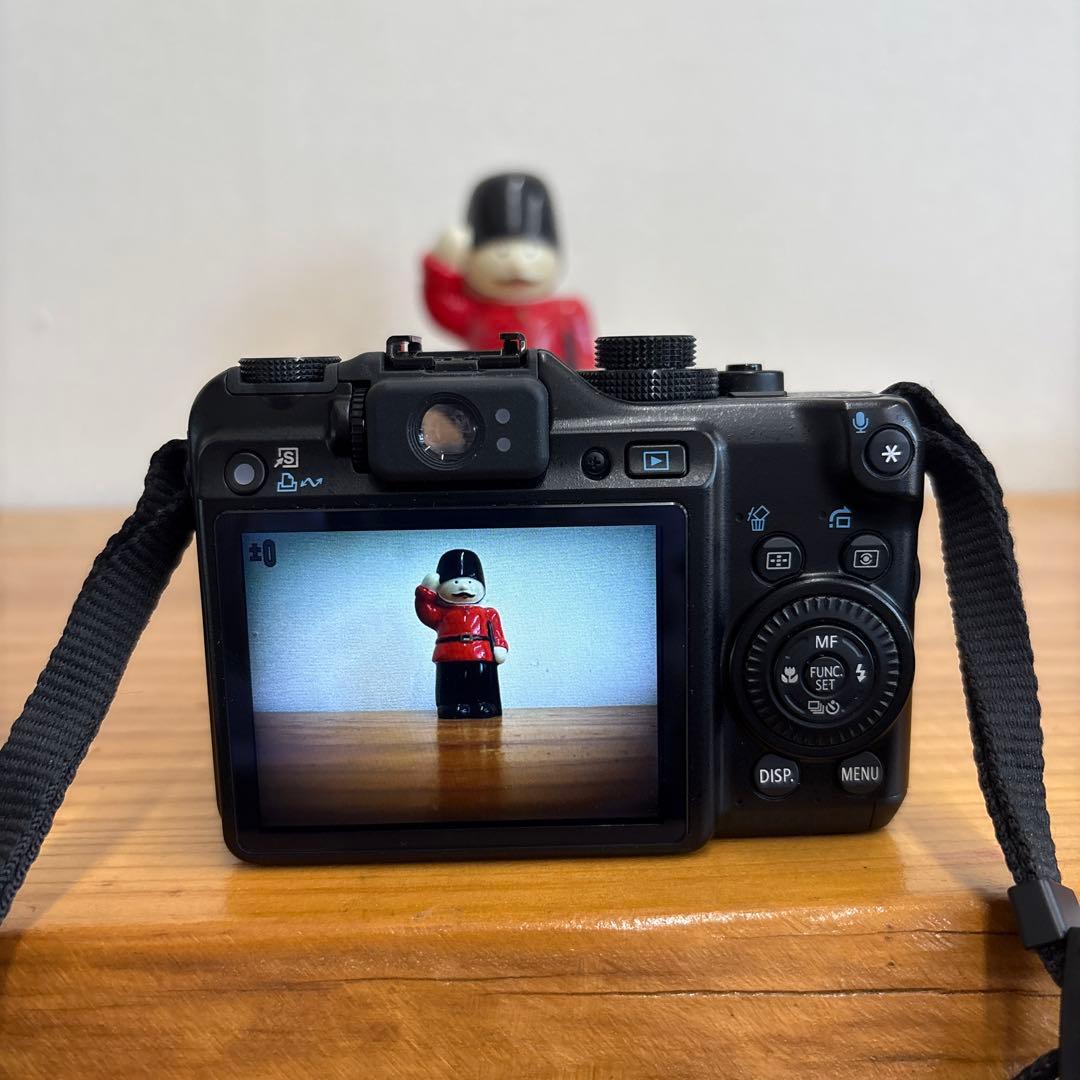 Canon G10 コンパクトデジタルカメラ　キヤノン　美品　純正ケース付き
