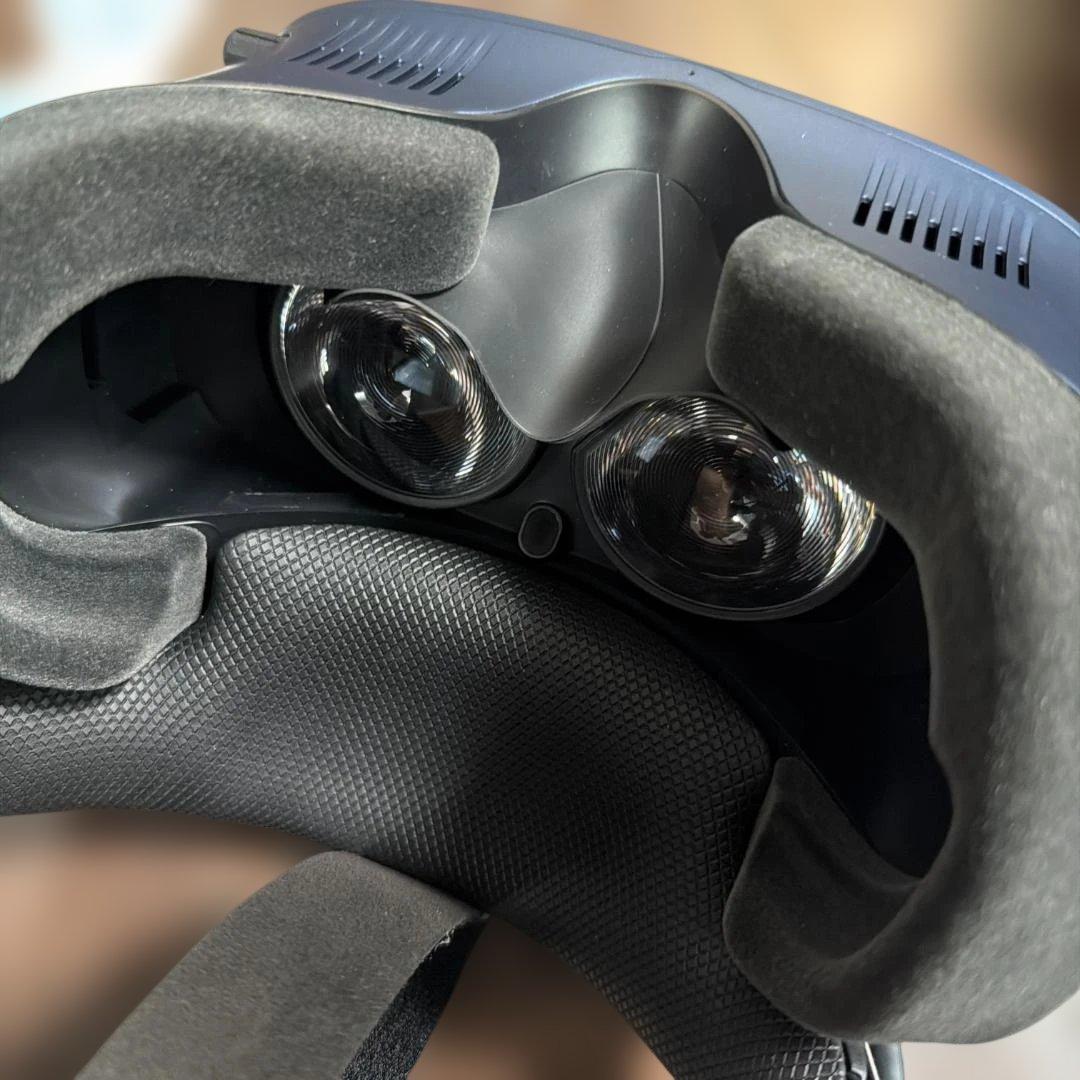 HTC VIVE COSMOS VRヘッドセットセット