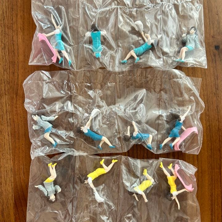 ぐらぐらフチ子