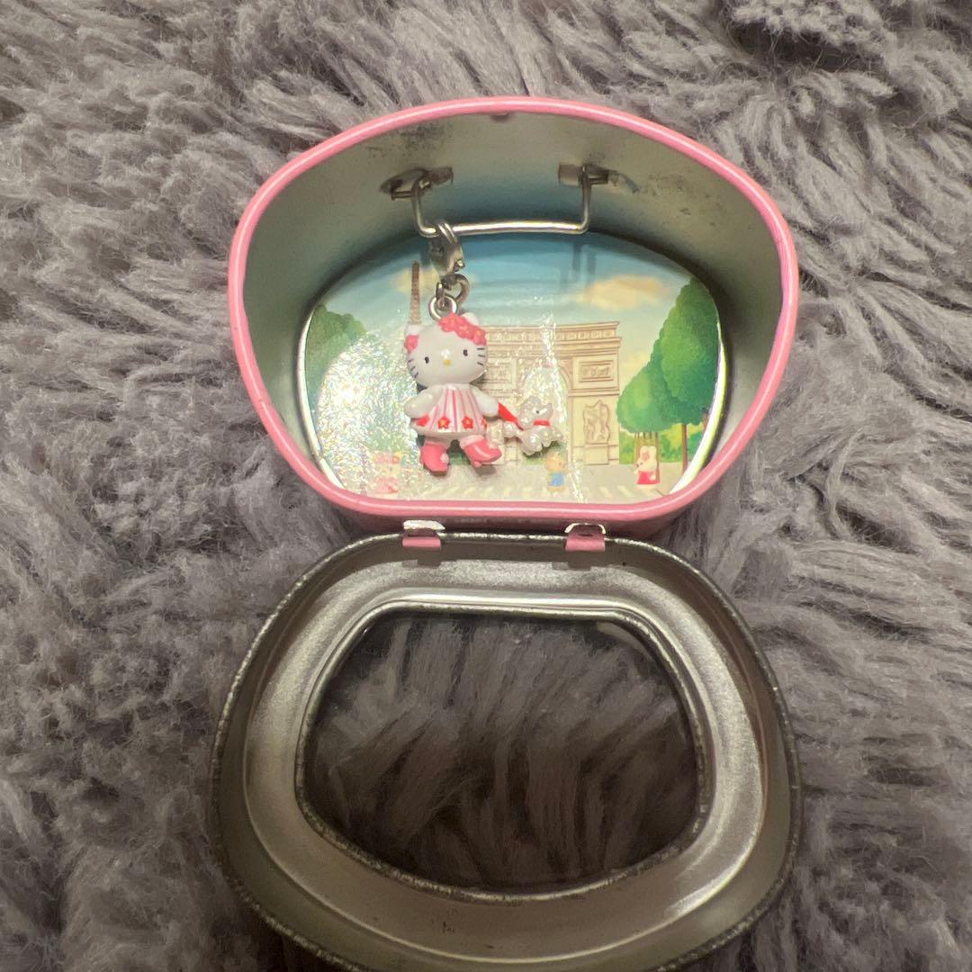 d*3様 ハローキティ 缶 チャーム レトロ 仔犬の散歩 サンリオ 2003 プ