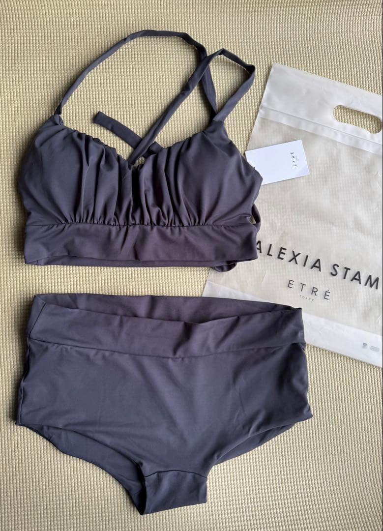 新品未使用ETRE TOKYO✖️ALEXIA STAM バックリボンビキニ