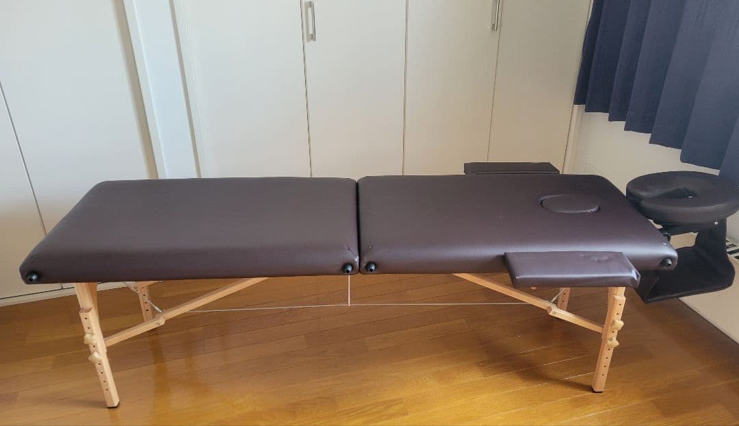 折りたたみマッサージベッド　施術台