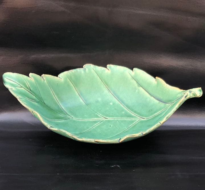 古美術品◼️蔵から大きな美しい葉っぱのお皿が出てきました、茶道具？