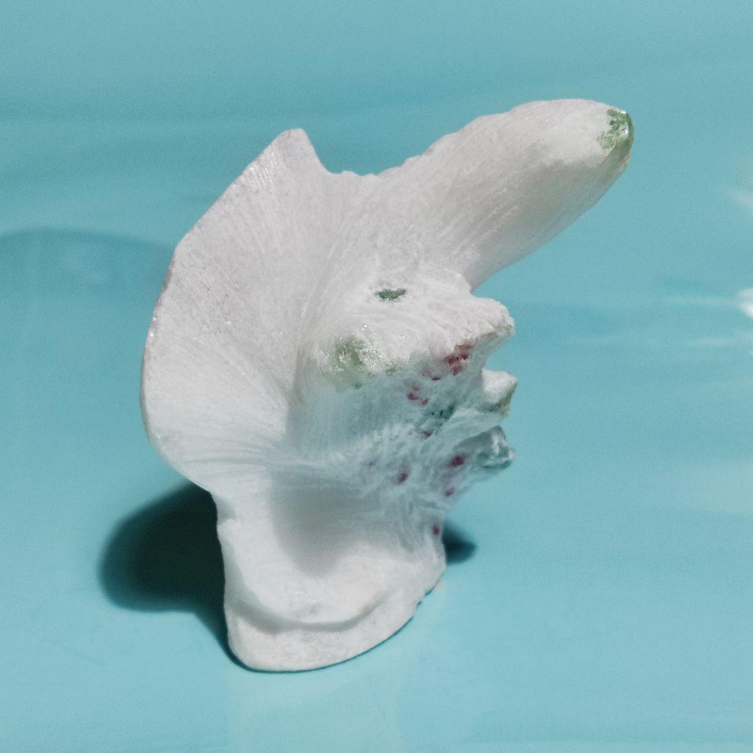 パワーストーン　天然石　大理石中のスピネル　原石　212g　No.31