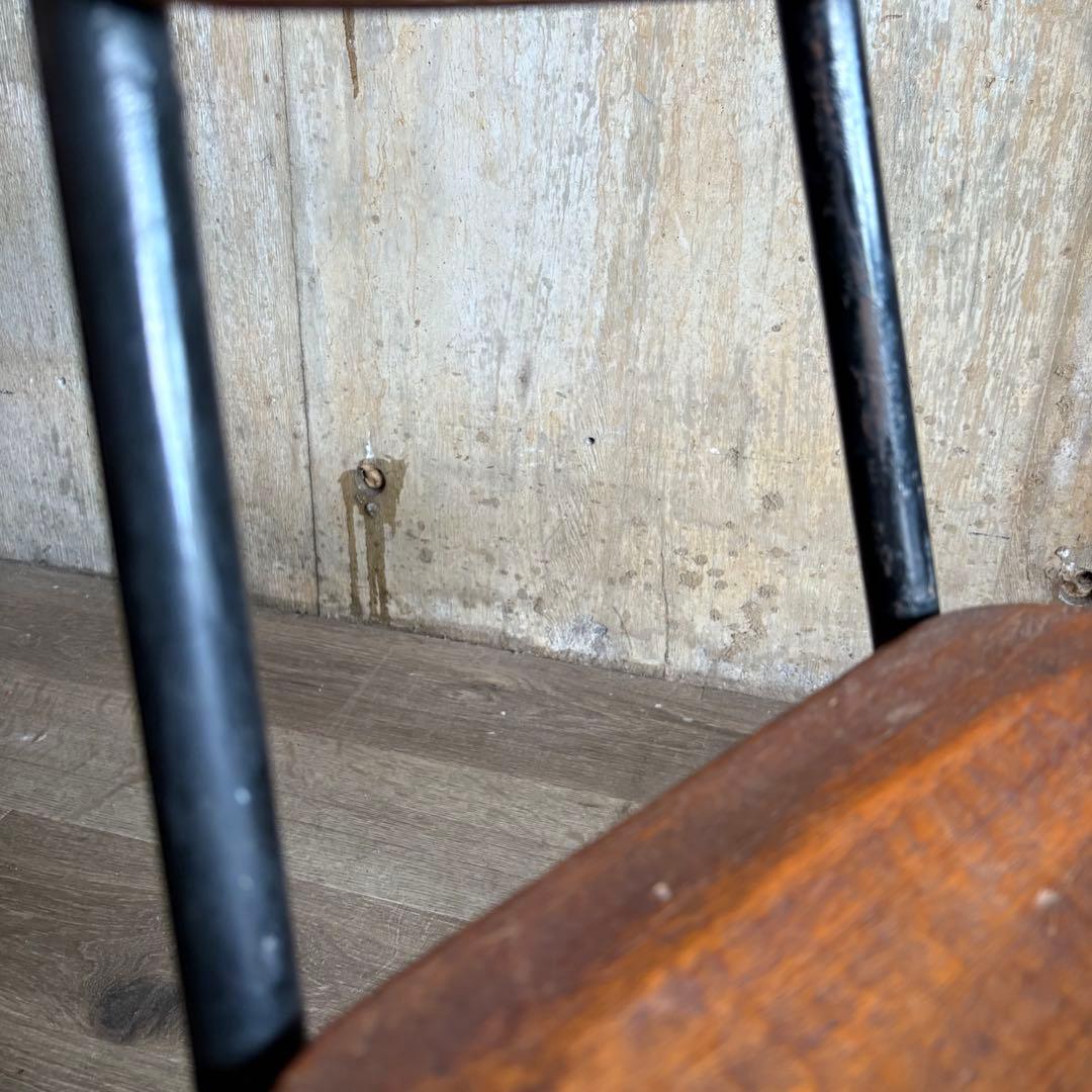 ヴィンテージチェア　古材×パイプ　リメイク　子供椅子　学校椅子　黒