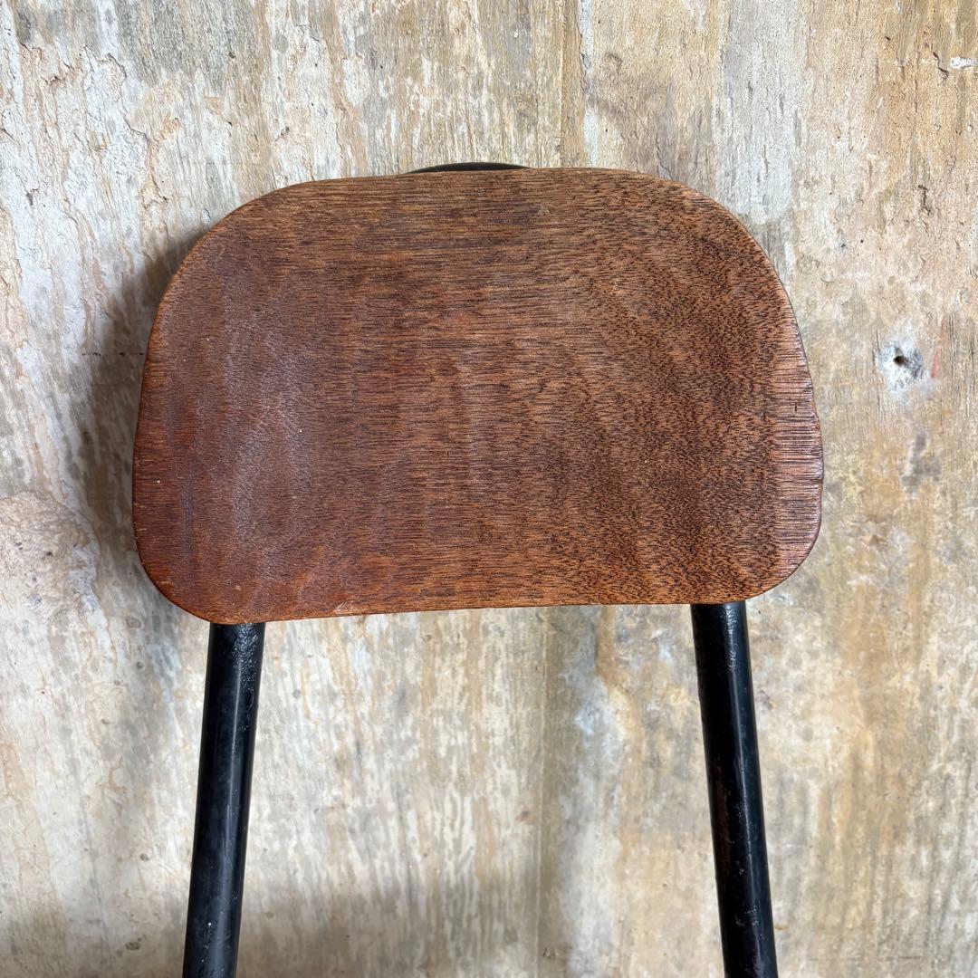 ヴィンテージチェア　古材×パイプ　リメイク　子供椅子　学校椅子　黒