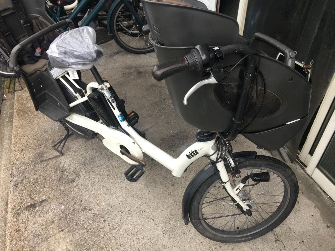 地域限定送料無料　ビッケポーラー　三人乗り　13,2AH　白　神戸市　電動自転車