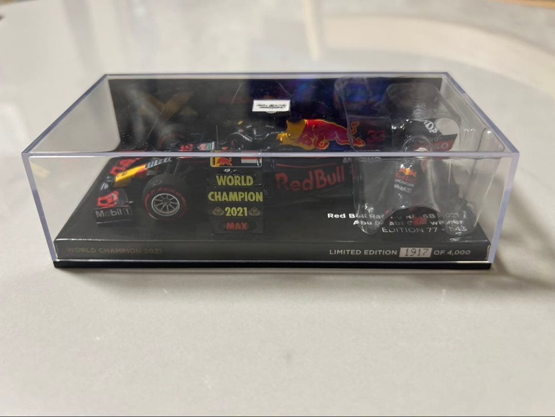 Red Bull Racing F1 限定版フィギュア