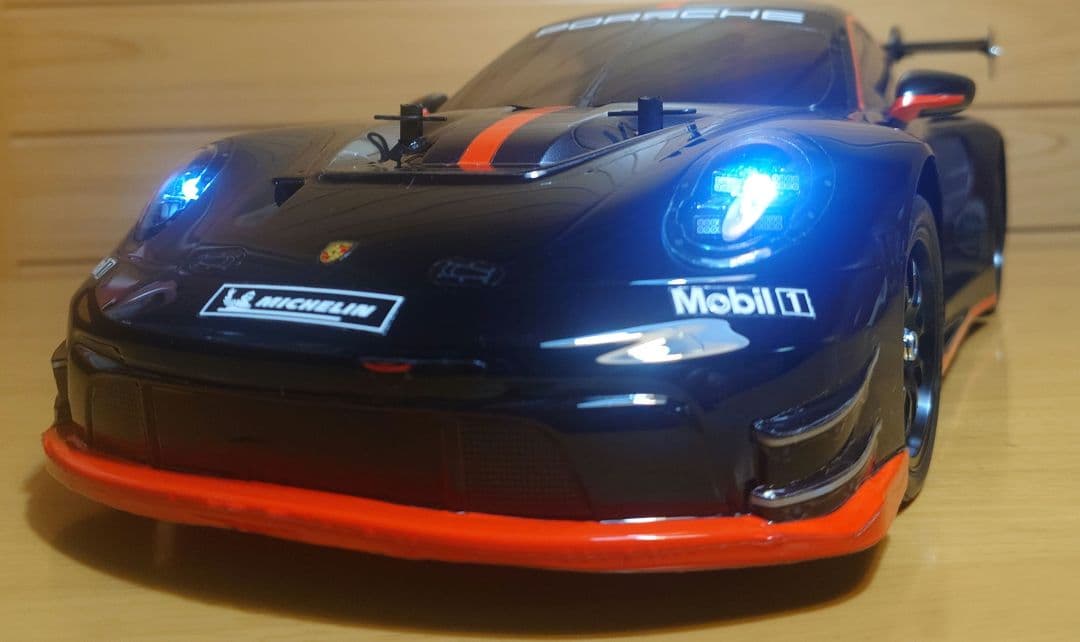 田宮RCポルシェ911GT3 R (992)LEDライト付＆プロポ充電器完成品