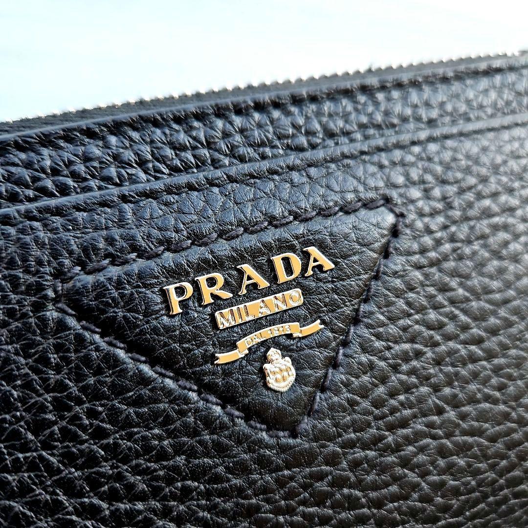 新品PRADAケース2MC084レザーブラックRFIDタグ内蔵カードケース