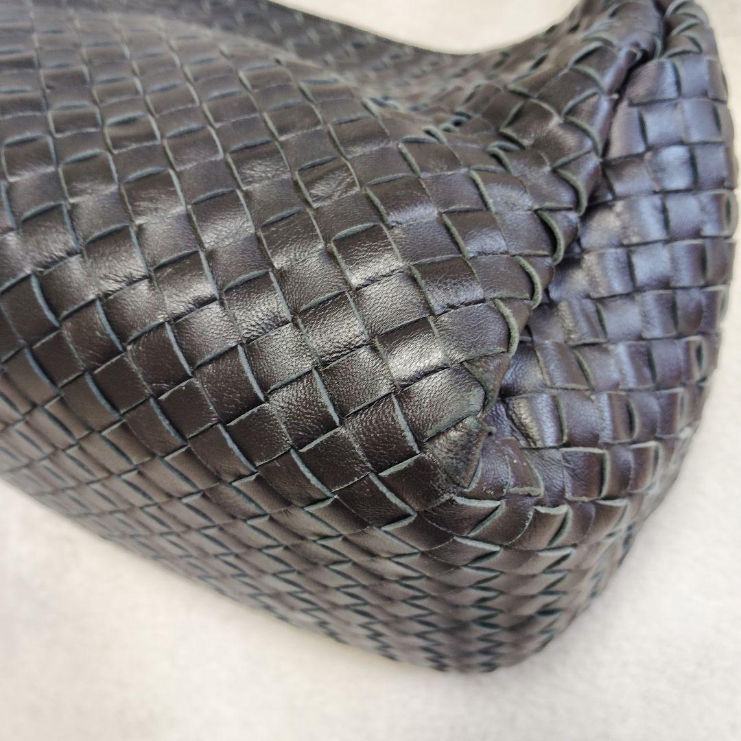 ボッテガヴェネタ　パラシュート　ワンショルダーバッグ　イントレチャート　ブラック