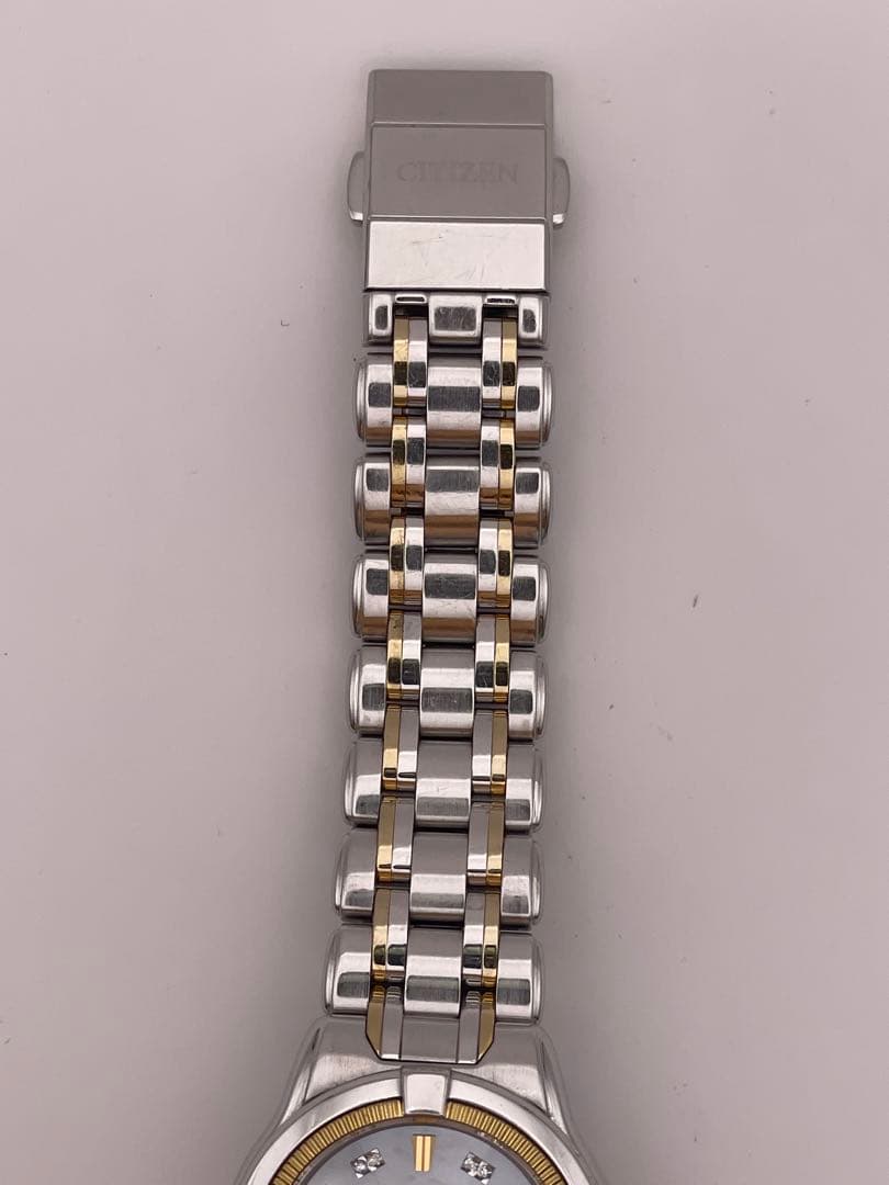 【日本未発売】CITIZEN シチズン　ソーラー稼働品　ダイアモンド　シルバー