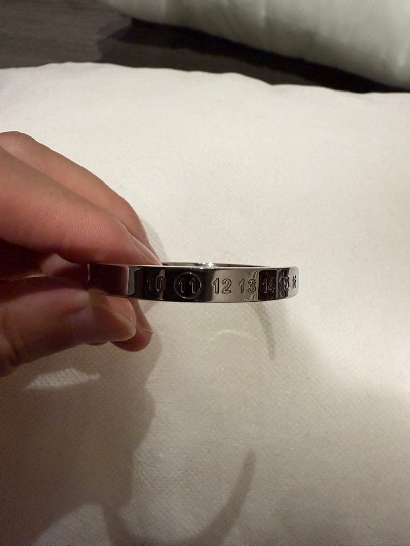 マルジェラ金属製バングル