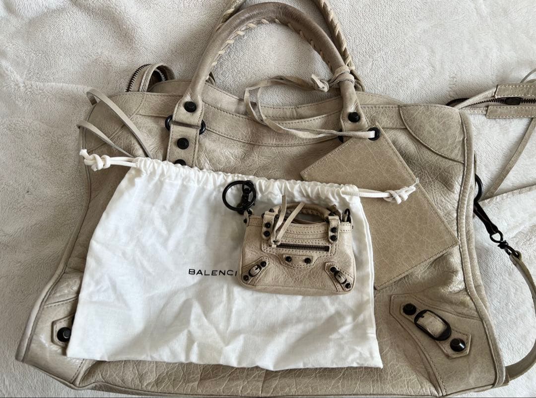 【みこ】【ミニバックチャーム付】バレンシアガ　クラシックミニシティ