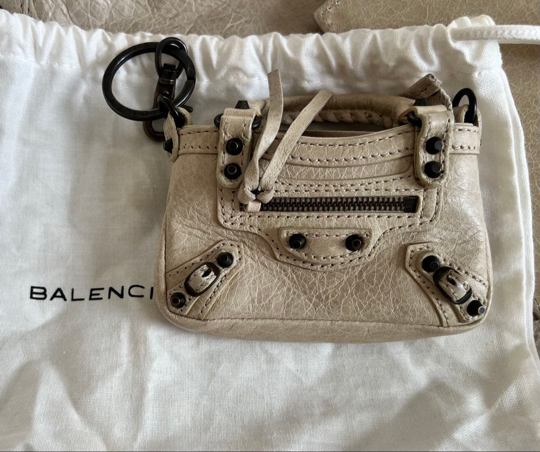 【みこ】【ミニバックチャーム付】バレンシアガ　クラシックミニシティ