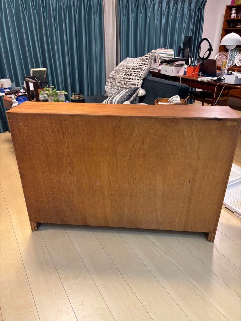 ウッド調ガラス扉キャビネット