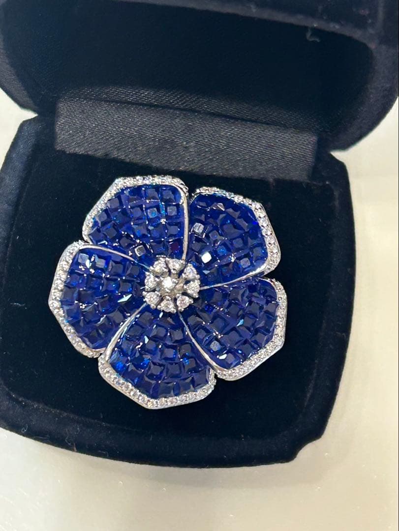 ハートちゃん❣️ミステリーセッティングブルーサファイアブローチ