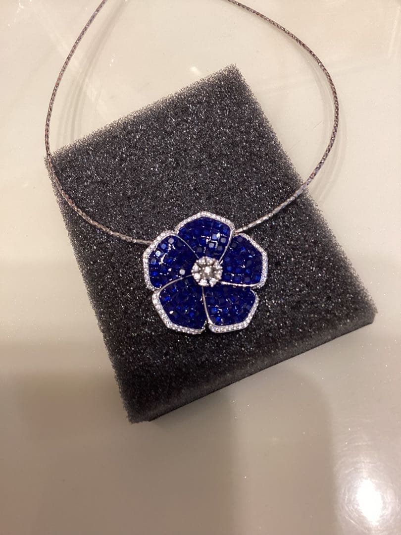 ハートちゃん❣️ミステリーセッティングブルーサファイアブローチ