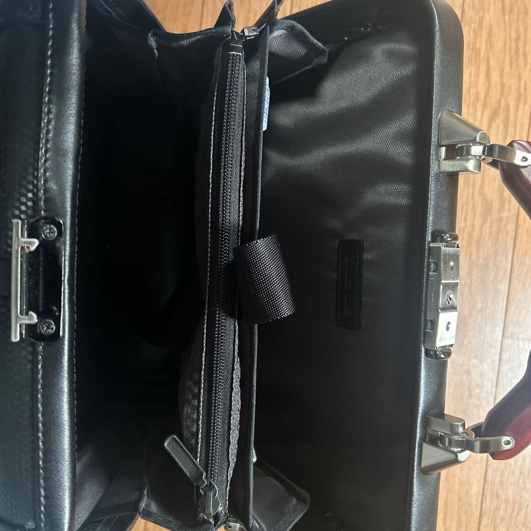 レクサス　バッグ　正規品　黒 スクエア型