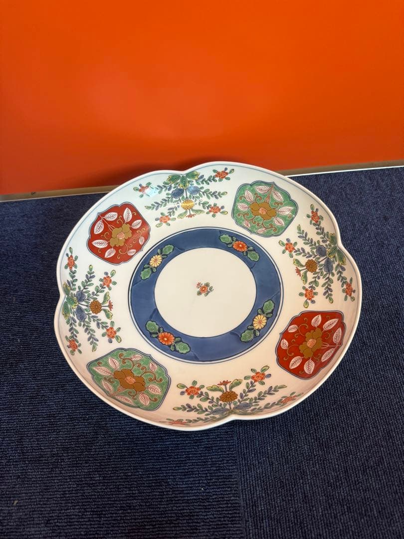 1594 有田焼　其泉窯　染錦四方木甲章花文　大皿　31cm