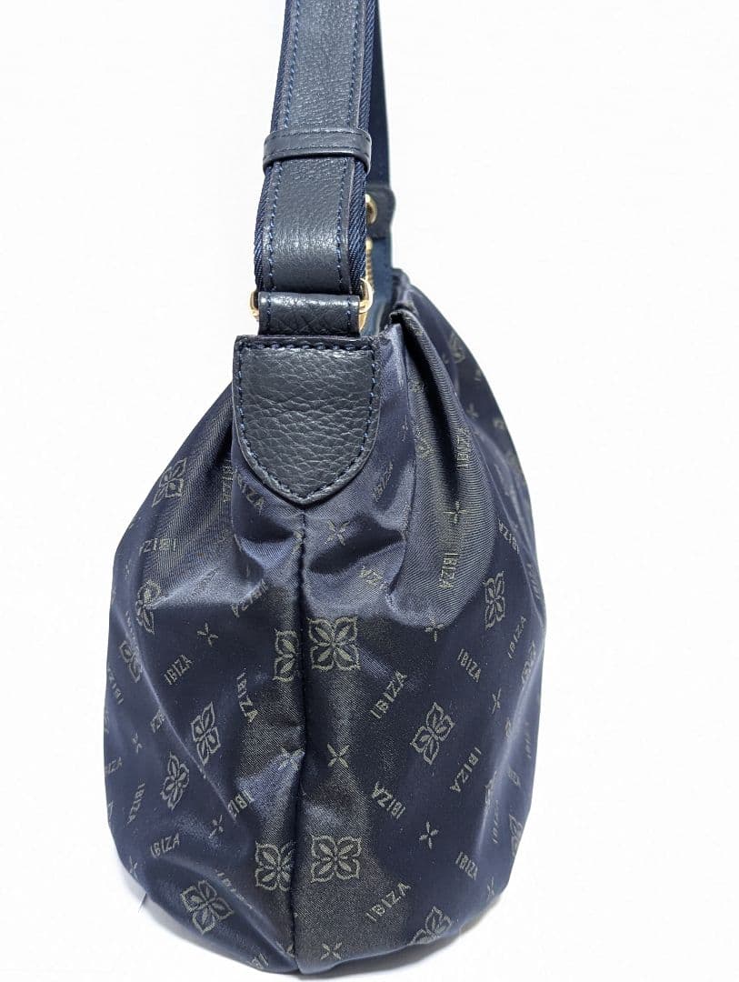 IBIZA　ナイロン　ショルダーバック　総柄 ネイビー