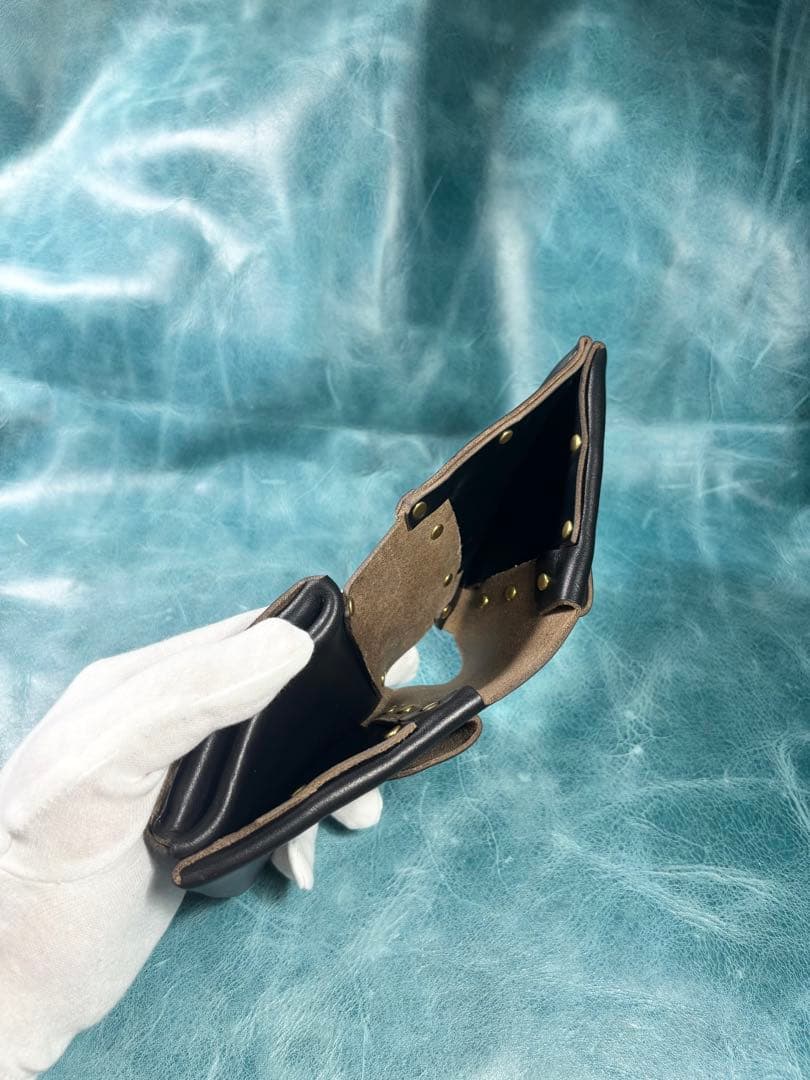 ハンドメイド　二つ折り　革財布　クロムエクセル黒色　真鍮　classical①