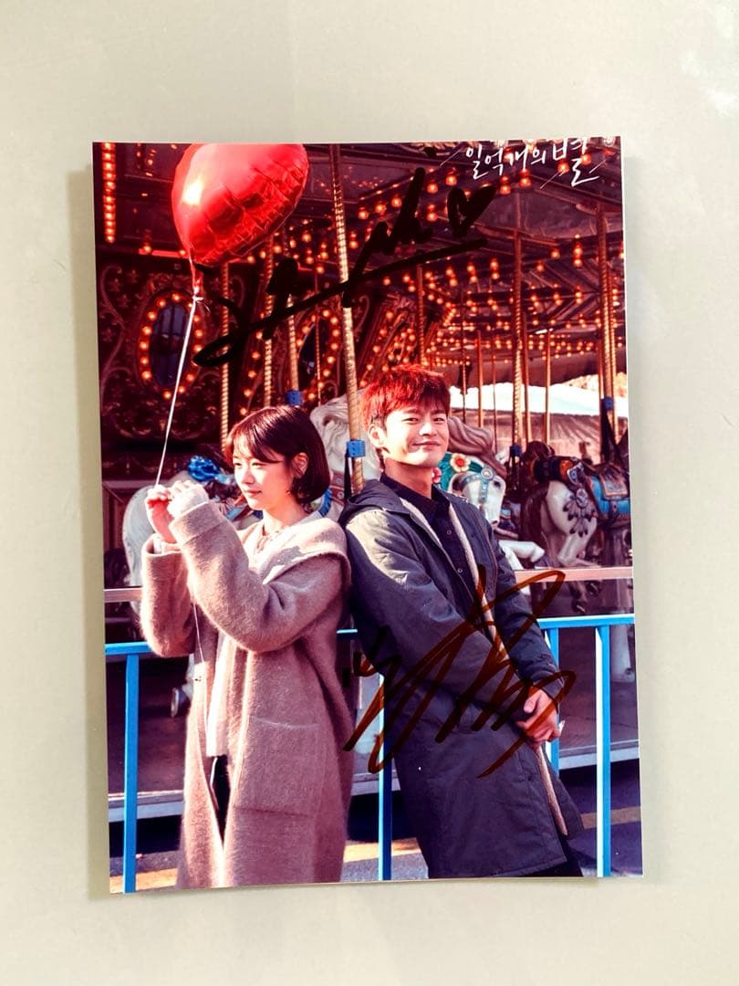 ソ・イングクとチョン•ソミン直筆サイン入り2Lサイズ写真…