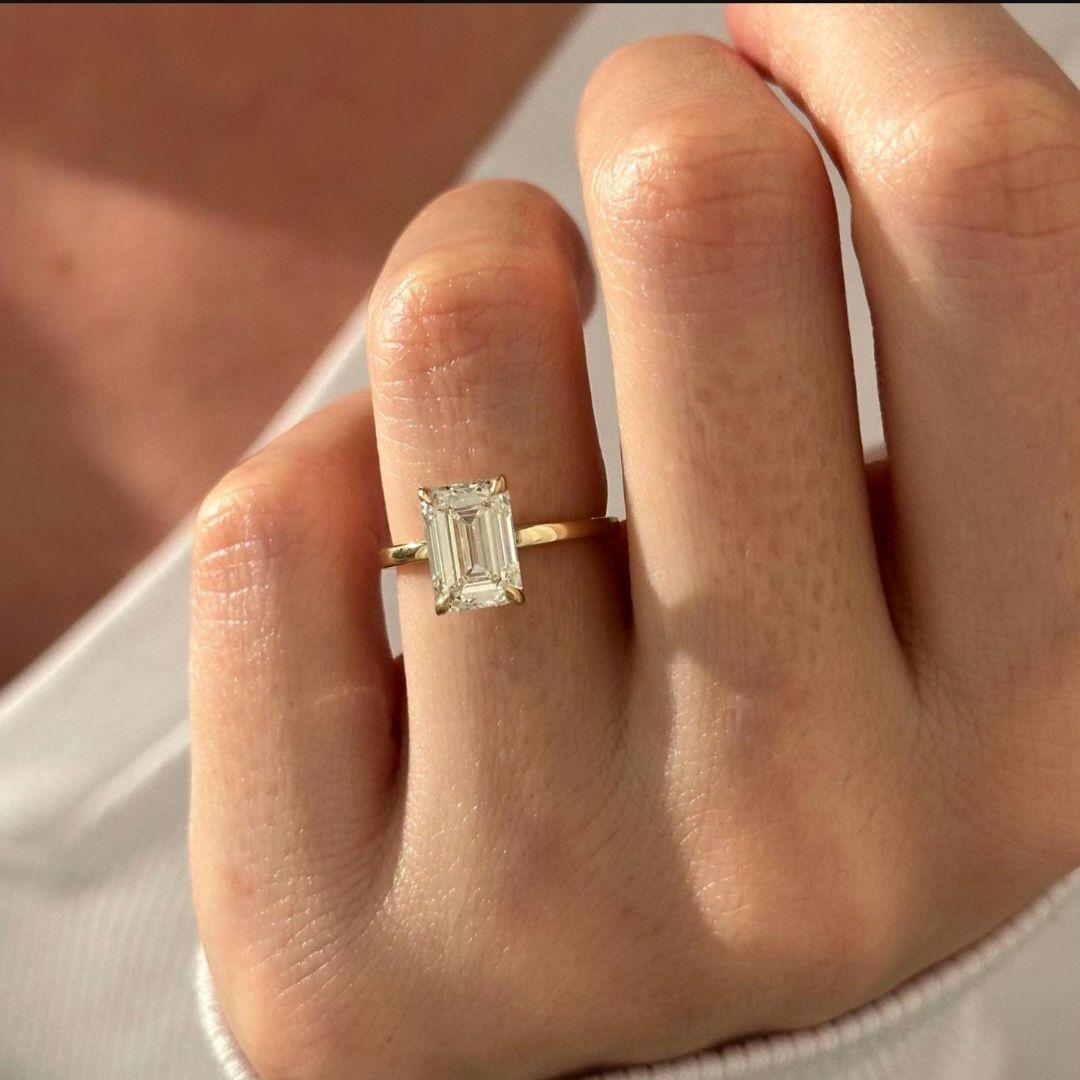 3.00ct D-VS1 エメラルドカットラボグロウンダイヤモンドリング