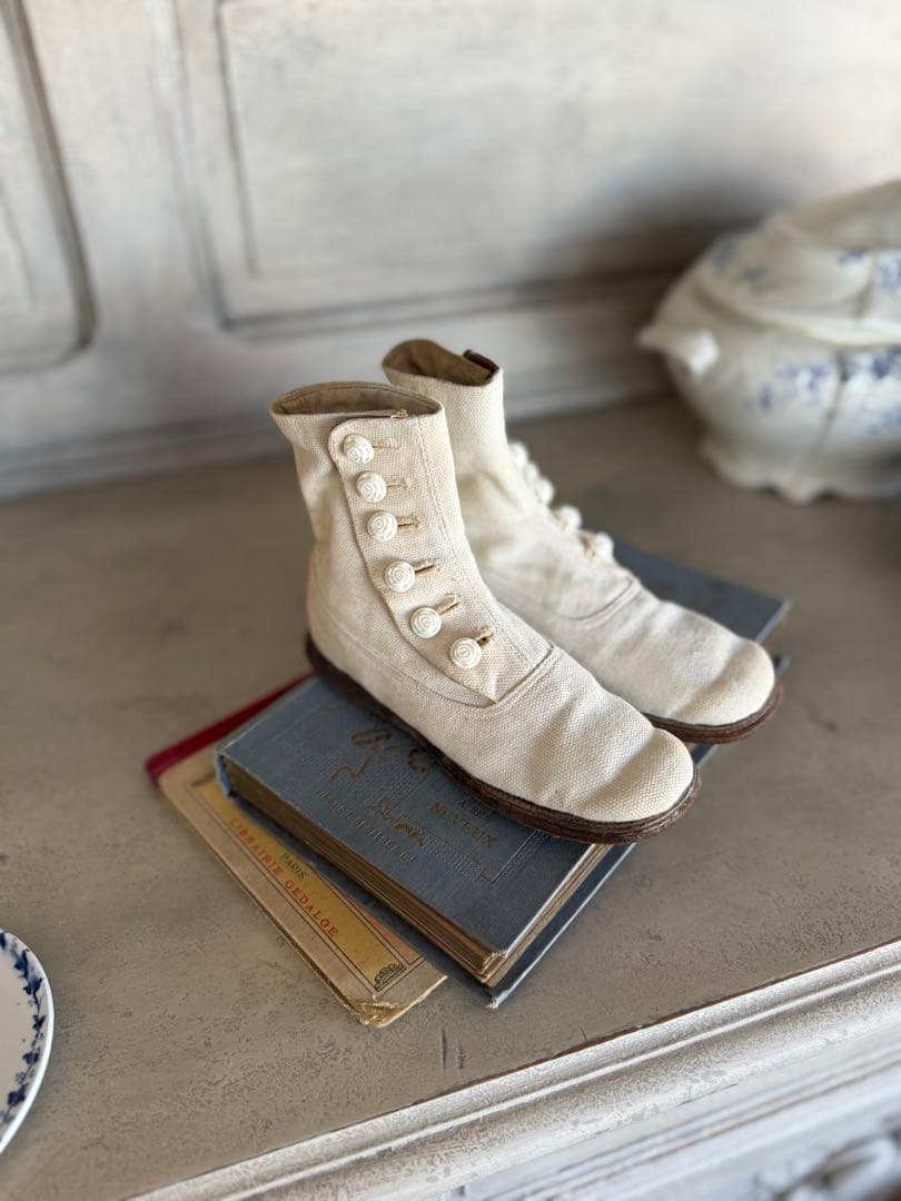 フランスアンティーク子供用ガール用ホワイト花ボタンブーツ