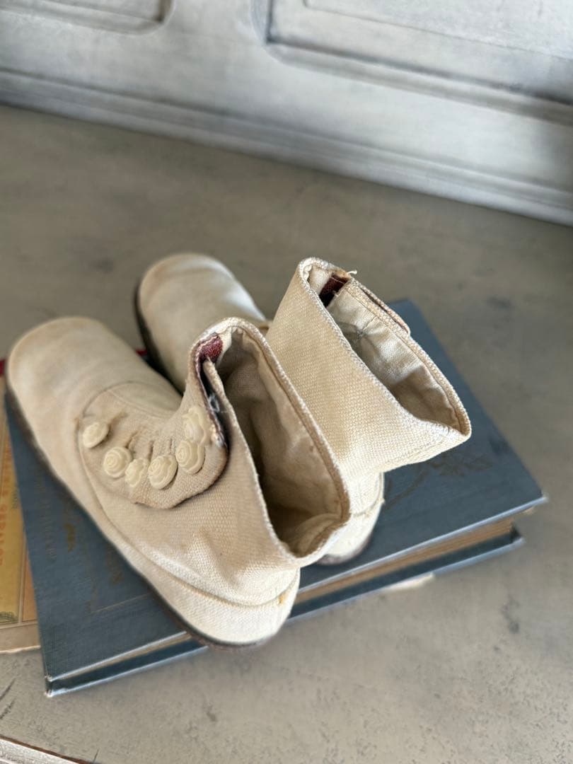 フランスアンティーク子供用ガール用ホワイト花ボタンブーツ