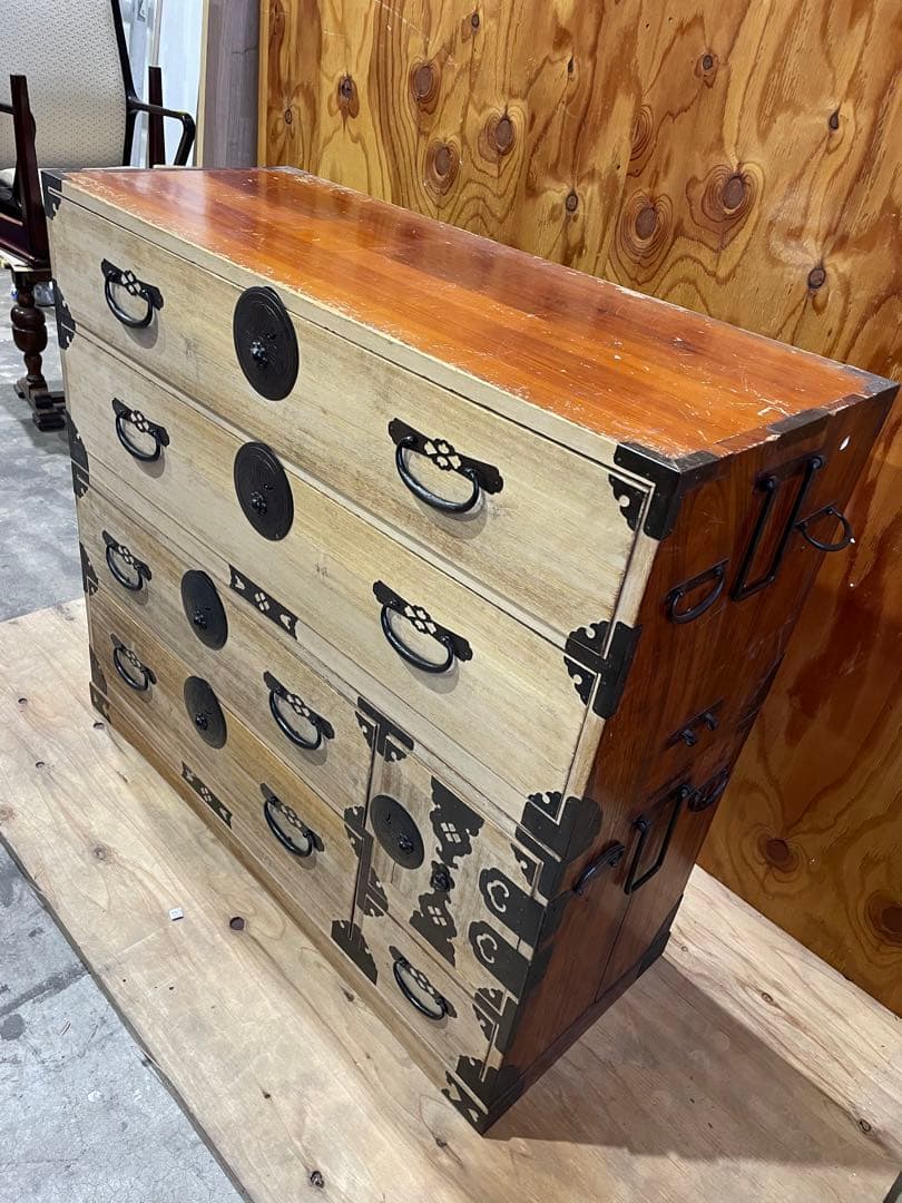 （9）千葉県船橋より出品　　アンティーク桐タンス