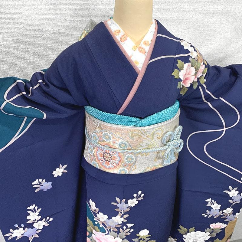 511z50.410y11.小物類〇振袖 金彩 牡丹 桜 熨斗 紺色〇美品