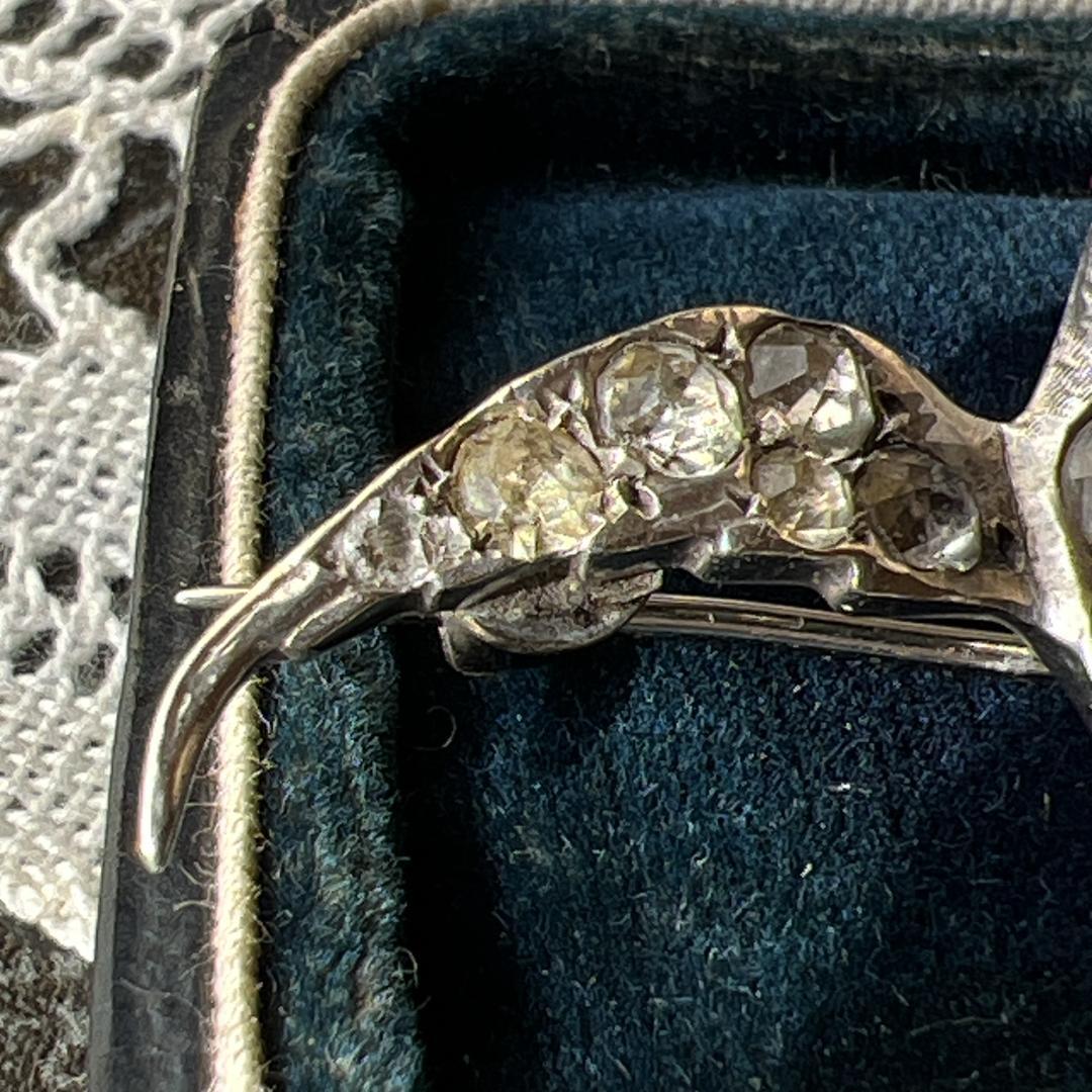 【アンティーク 】 ツバメブローチ ペーストガラスシルバー900 ヴィクトリアン