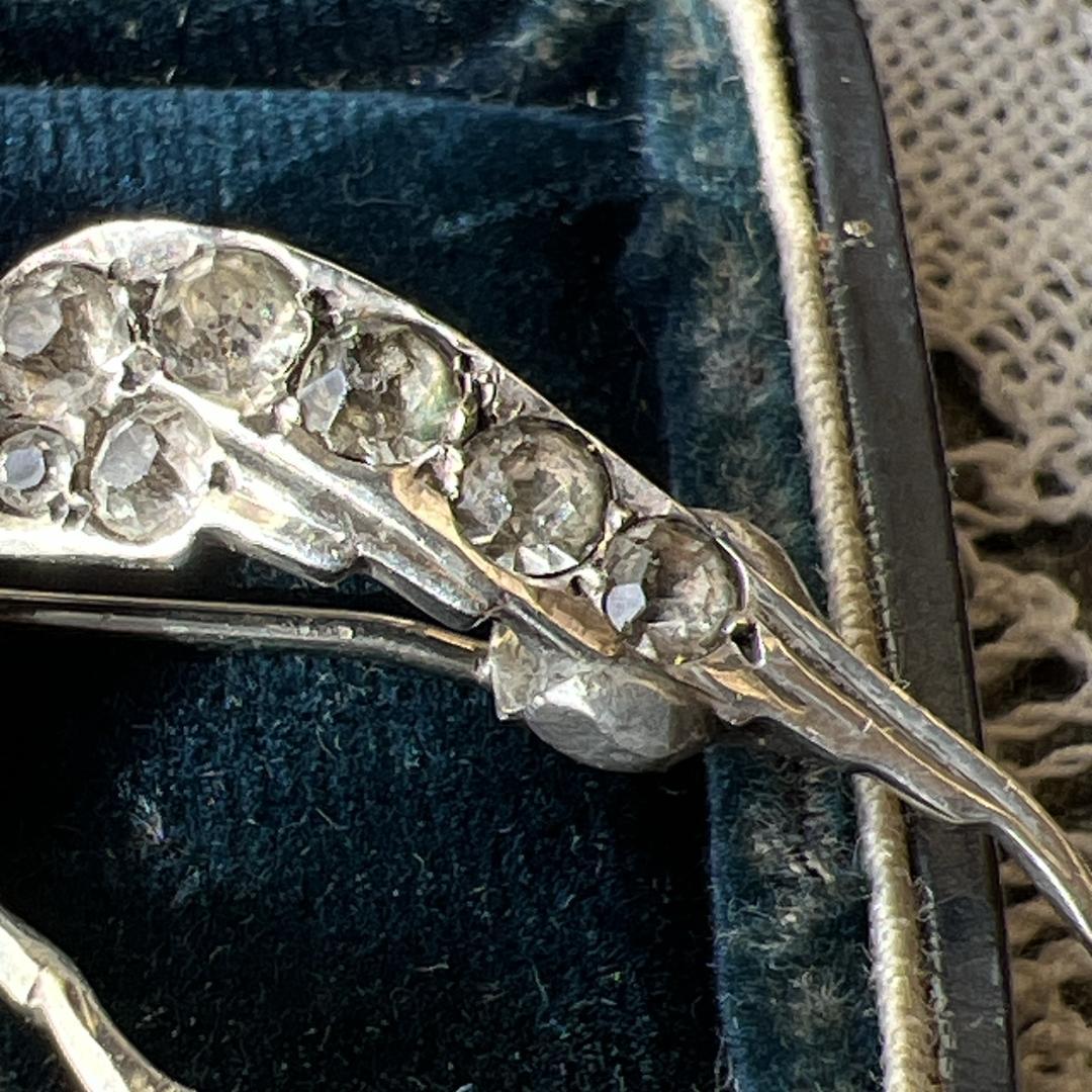 【アンティーク 】 ツバメブローチ ペーストガラスシルバー900 ヴィクトリアン