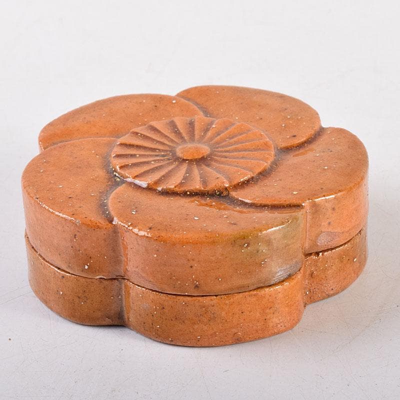 茶道具　大樋焼　九代　大樋長左衛門作　飴釉　捻梅香合　共箱　V　8334